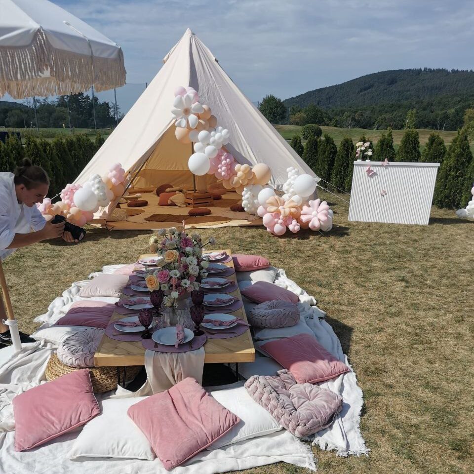 svatebni skakci hrad pujcovna