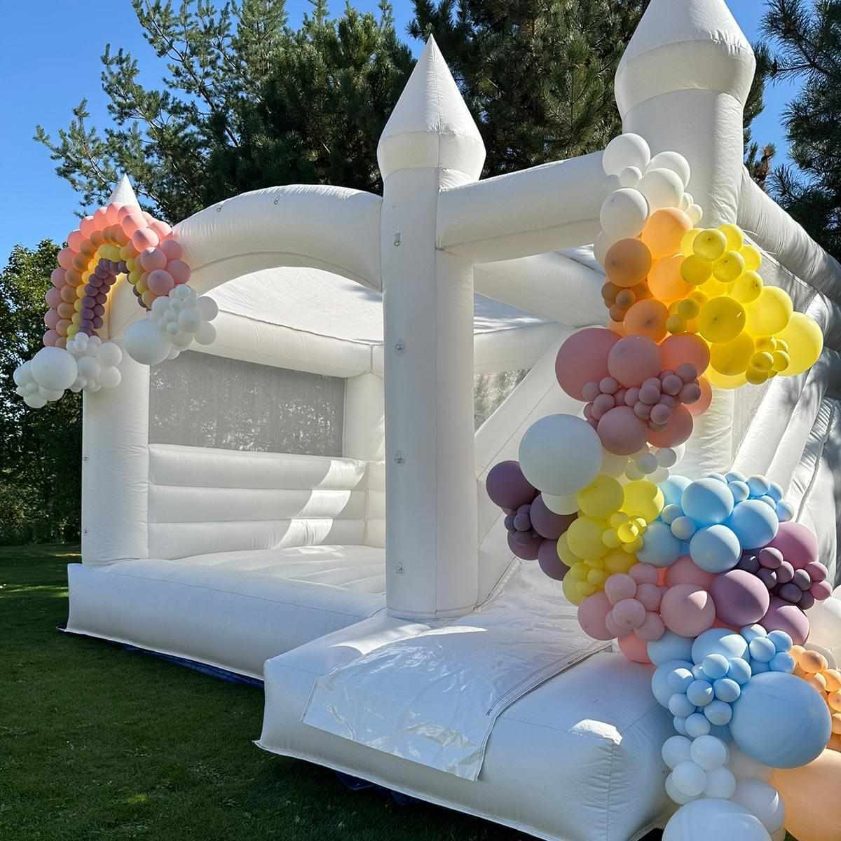 svatebni skakci hrad pujcovna